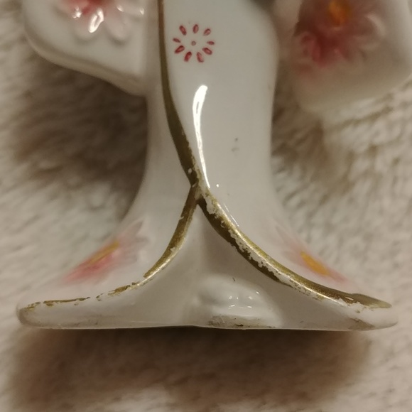 Japanese Porcelain Lady with Lantern - Picture 3 of 10